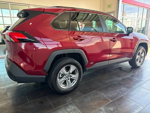 Used 2025 Toyota RAV4 LE AWD/4WD image 10