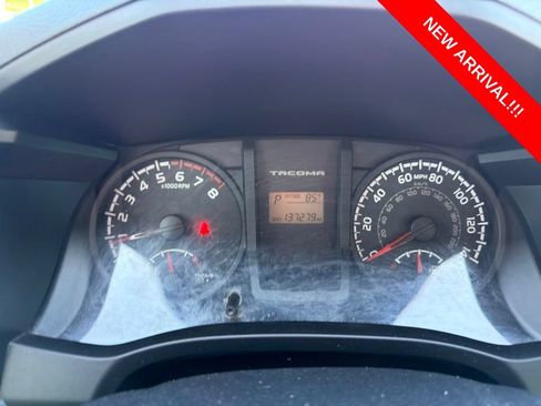Used 2017 Toyota Tacoma SR w/ SR Convenience Package RWD image 10