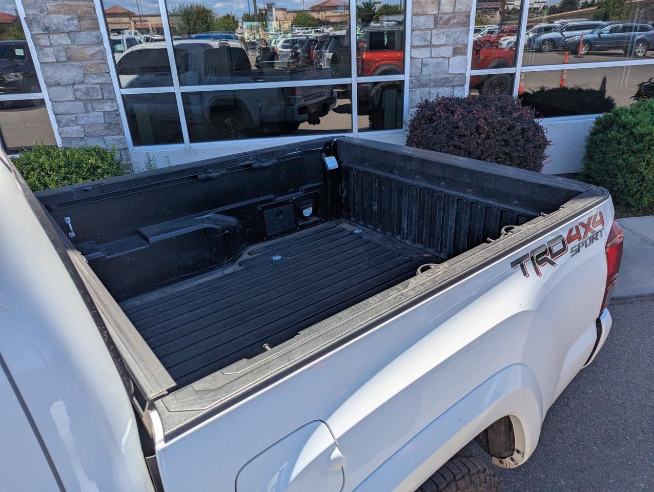 Used 2018 Toyota Tacoma TRD Sport w/ Technology Package AWD/4WD image 28