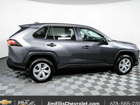 Used 2022 Toyota RAV4 LE FWD image 2