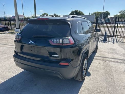 Used 2019 Jeep Cherokee Latitude Plus FWD image 4