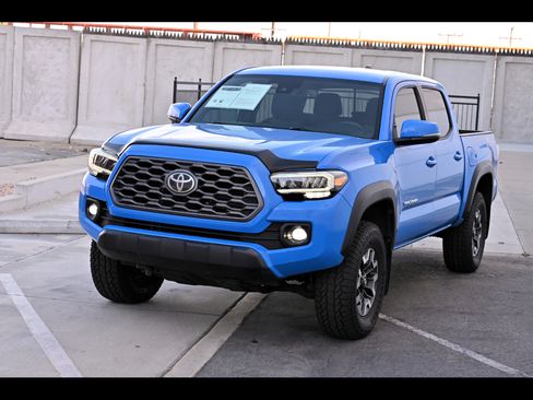 Used 2020 Toyota Tacoma TRD Off-Road AWD/4WD image 1