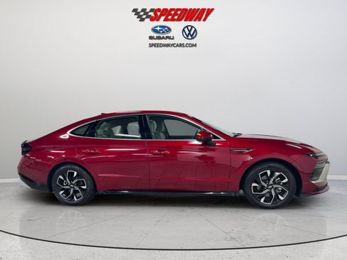 Used 2025 Hyundai Sonata SEL FWD image 4