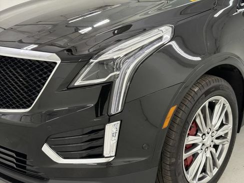 Certified 2026 Cadillac XT5 Sportv w/ LPO, Floor Liner Package AWD/4WD image 15