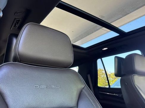 Used 2023 GMC Yukon Denali AWD/4WD image 19