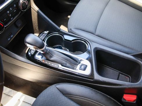 Used 2025 Buick Encore GX Preferred FWD image 15
