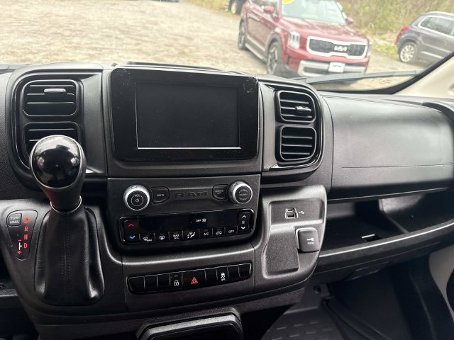 Used 2025 RAM ProMaster 2500 w/ Convenience Group FWD image 21