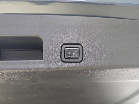 Certified 2024 Chevrolet Traverse LT image 18