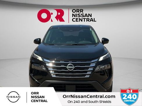 Used 2025 Nissan Rogue SV AWD/4WD image 2