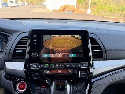 Used 2018 Honda Odyssey Elite image 14