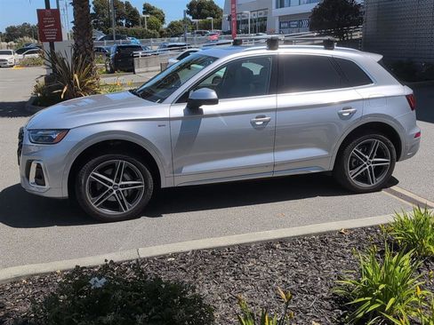 Used 2024 Audi Q5 e Premium Plus w/ Premium Plus Package AWD/4WD image 9
