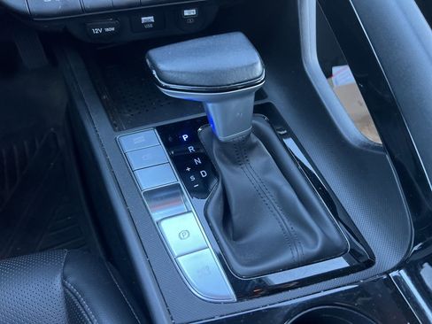 Used 2023 Hyundai Elantra Limited w/ Preferred Accessory Package image 23