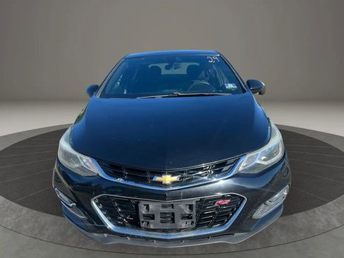 Used 2017 Chevrolet Cruze LT w/ Convenience Package FWD image 2
