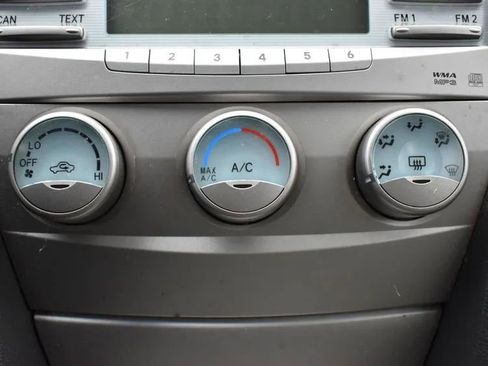 Used 2009 Toyota Camry LE image 24