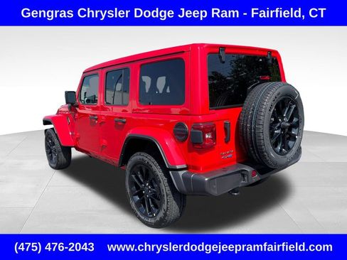 Certified 2025 Jeep Wrangler Unlimited Sahara w/ Safety Group AWD/4WD image 5