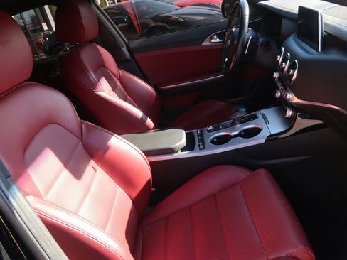 Used 2018 Kia Stinger GT2 image 26
