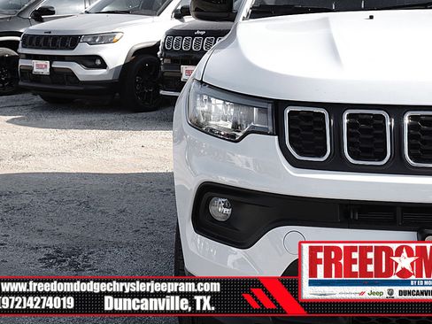 New 2026 Jeep Compass Latitude image 43