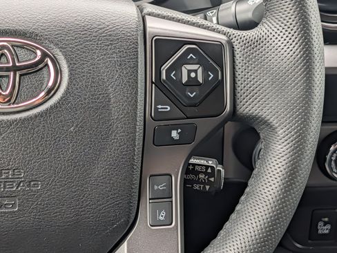 Used 2022 Toyota Tacoma TRD Sport w/ Technology Package AWD/4WD image 25