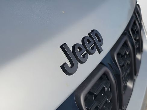 New 2026 Jeep Compass Latitude AWD/4WD image 39