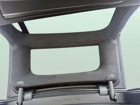 Used 2023 Tesla Model X image 42