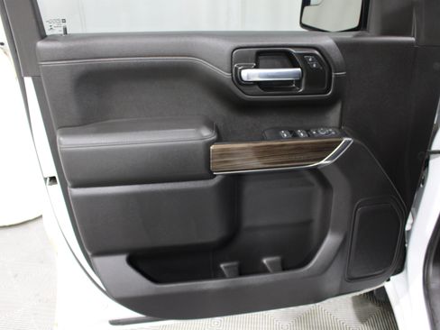 Used 2021 Chevrolet Silverado 1500 RST w/ Z71 Off-Road Package AWD/4WD image 6