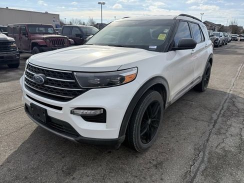 Used 2023 Ford Explorer XLT w/ Equipment Group 202A image 5