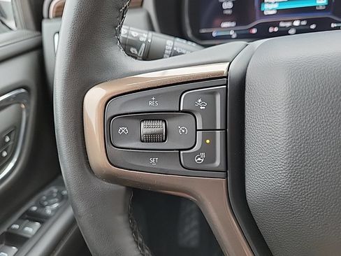 Used 2023 Chevrolet Tahoe High Country AWD/4WD image 32
