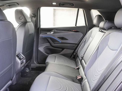 New 2026 Volkswagen Tiguan SE R-Line FWD image 20