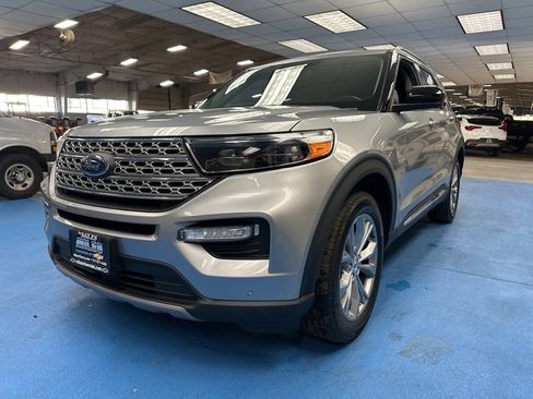 Used 2023 Ford Explorer Limited image 11