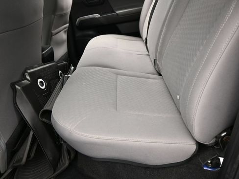 Used 2022 Toyota Tacoma SR5 RWD image 29