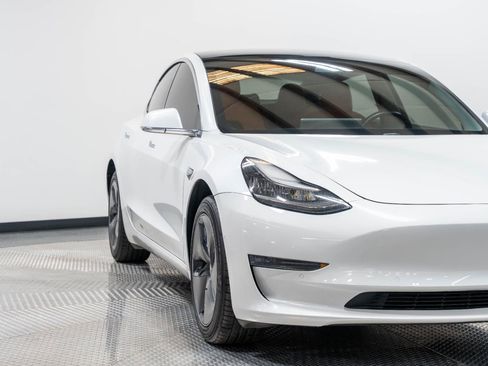 Used 2019 Tesla Model 3 Long Range image 2