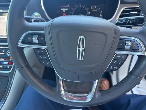 Used 2019 Lincoln Continental Reserve image 23
