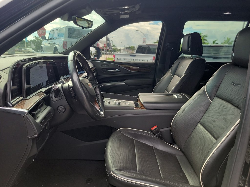 Used 2023 Cadillac Escalade ESV Premium Luxury RWD image 24