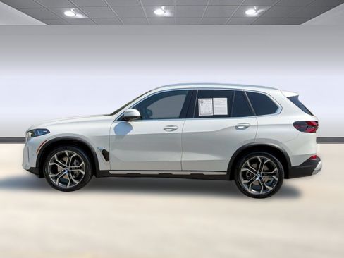 Certified 2025 BMW X5 xDrive40i w/ Premium Package AWD/4WD image 2