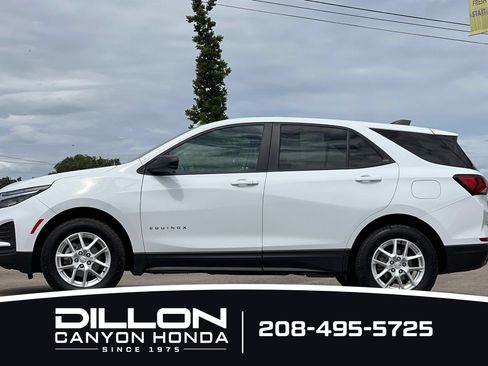 Used 2022 Chevrolet Equinox LS w/ LS Convenience Package AWD/4WD image 7