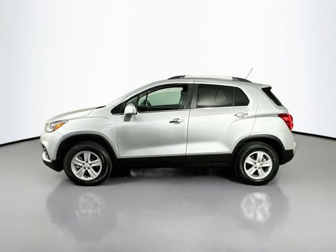 Used 2020 Chevrolet Trax LT w/ LT Convenience Package AWD/4WD image 4