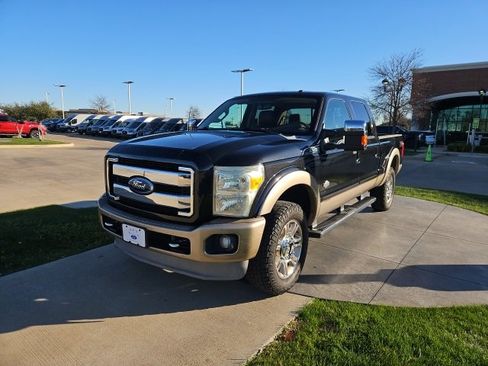 Used 2011 Ford F250 King Ranch w/ King Ranch w/Chrome Pkg image 2