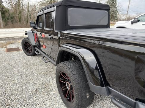 Used 2020 Jeep Gladiator Rubicon w/ Advanced Safety Group image 7