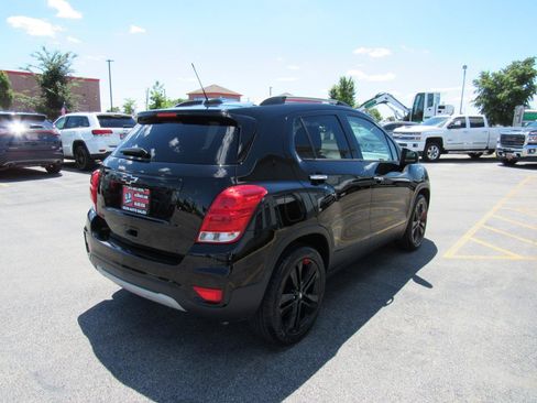 Used 2018 Chevrolet Trax LT w/ Sun & Sound Package FWD image 6