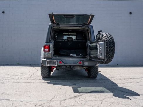 Used 2021 Jeep Wrangler Unlimited Rubicon w/ Cold Weather Group AWD/4WD image 14