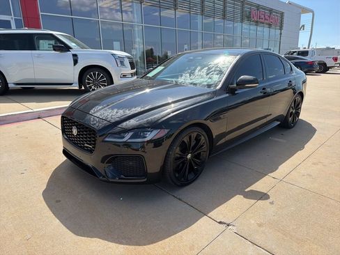Used 2024 Jaguar XF R-Dynamic SE RWD image 1