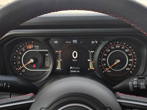 Used 2025 Jeep Wrangler Unlimited Rubicon image 15