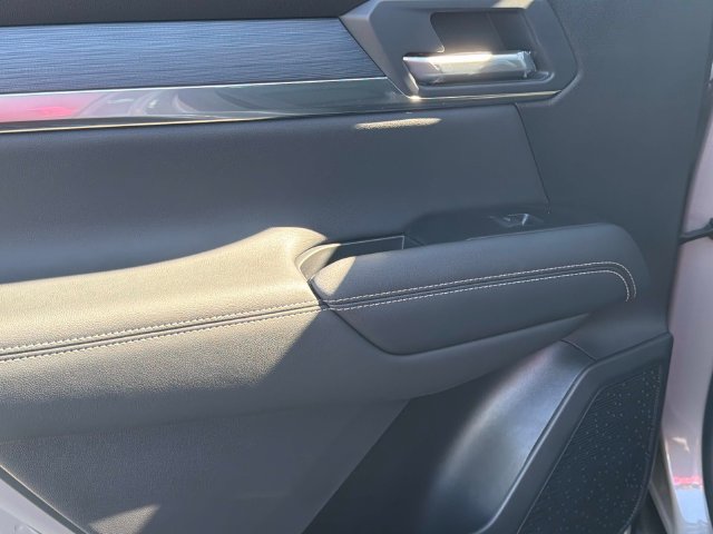 New 2027 GMC Terrain Elevation w/ Elevation Premium Package FWD image 11