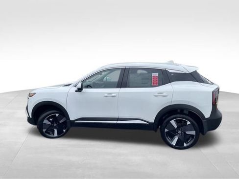 New 2025 Nissan Kicks SR FWD image 6