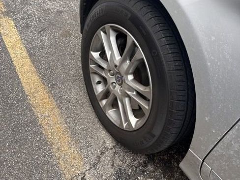 Used 2015 Volvo XC60 T5 w/ Proximity Package image 5