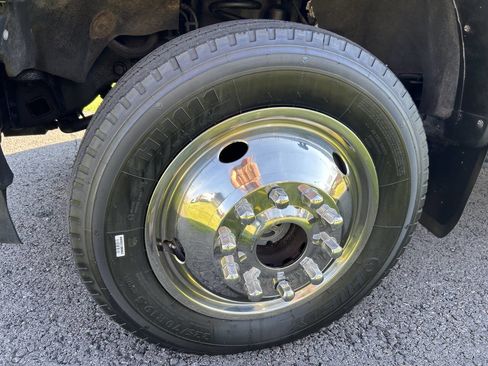 Used 2017 Ford F550 4x4 Regular Cab Super Duty image 50