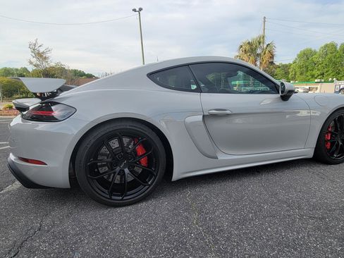 Used 2022 Porsche 718 Cayman GT4 image 18