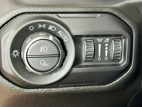 Certified 2022 Jeep Gladiator Mojave w/ LED Lighting Group AWD/4WD image 10