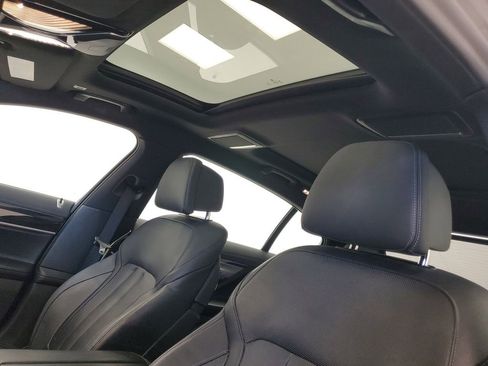 Used 2022 BMW 740i xDrive w/ M Sport Package AWD/4WD image 27