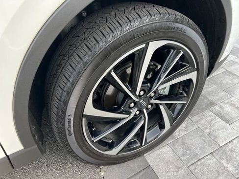 Used 2025 Lincoln Corsair Reserve image 24